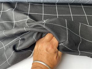 Vinterjersey - sort med enkle tern